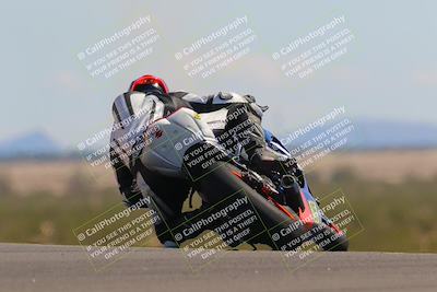 media/Oct-09-2022-SoCal Trackdays (Sun) [[95640aeeb6]]/Turn 9 Backside (120pm)/